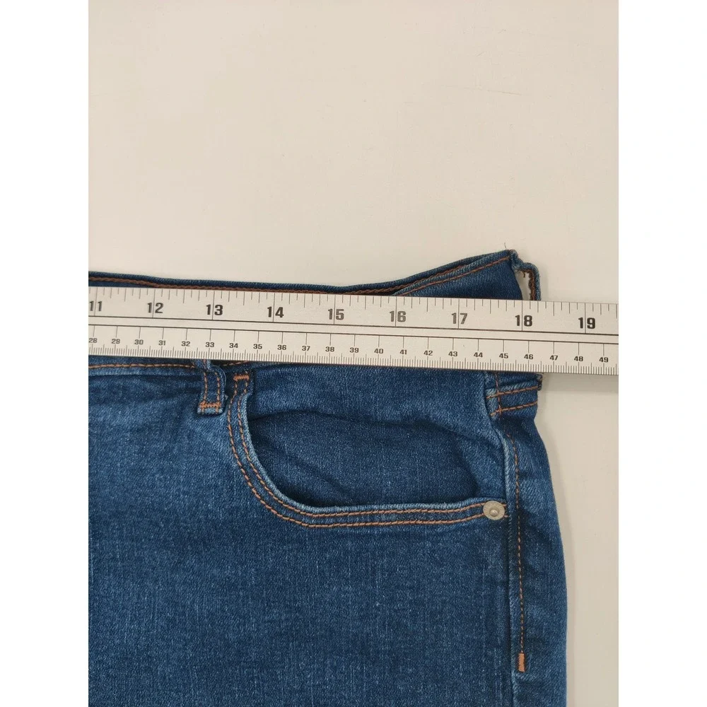 Old Navy Womens Blue Mid-Rise Cuffed Denim Bermuda Shorts Size 14 Medium Wash